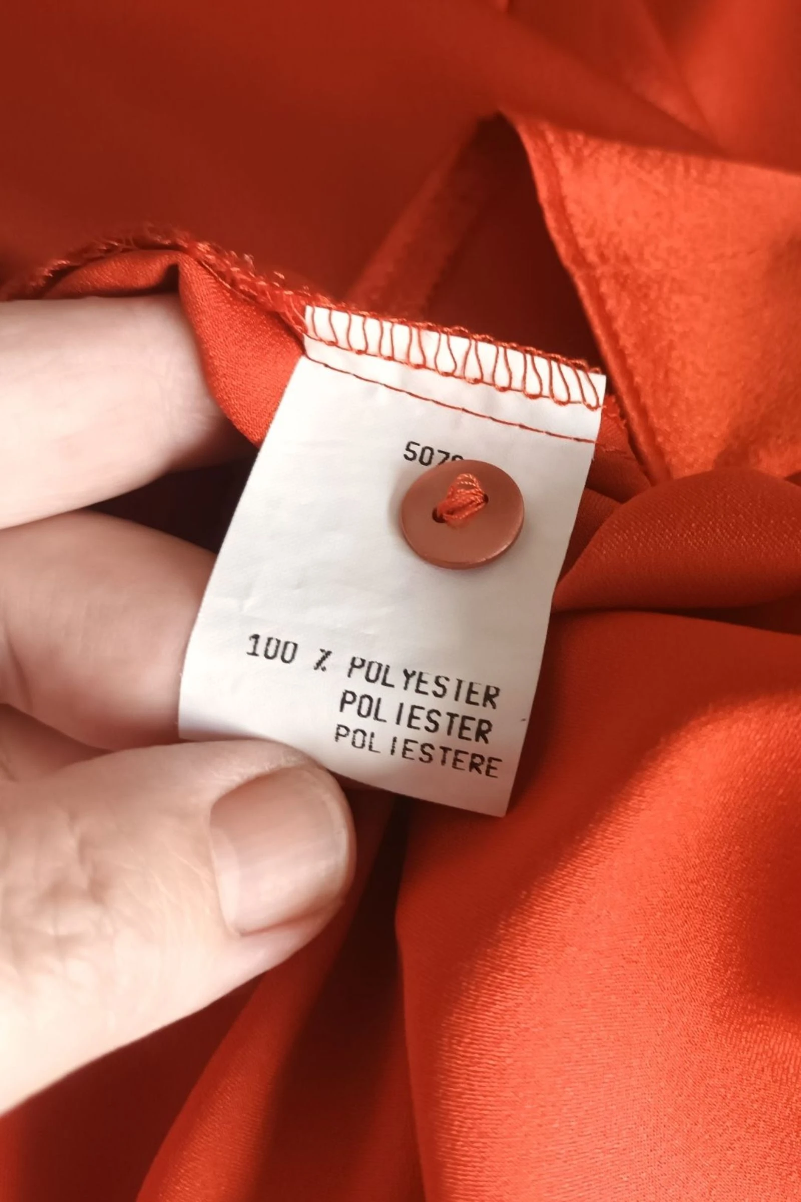 Rode satijnen blouse met strik maat 42 – photo 5
